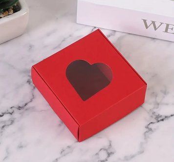 ❤️ Cutie cadou, 75x75x35mm roșie cu fereastră &icirc;n formă de inimă &ndash; 1 buc. 23 foto